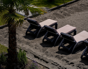 Частный песчаный пляж